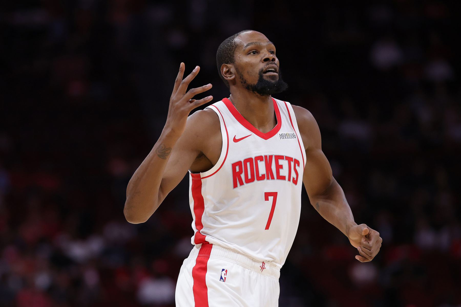 KD: لقد ألهمني الأداء المتميز لجيمس وكاري وهاردن وغيرهم من اللاعبين المخضرمين على المثابرة.